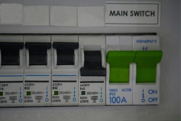 Rapid-response switchboard services
